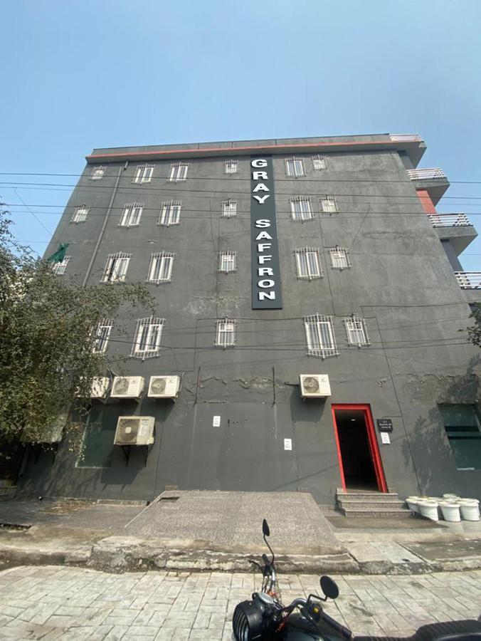 Hotel Gray Saffron - Near Rohini Sector 18, 19 Metro Station 3*