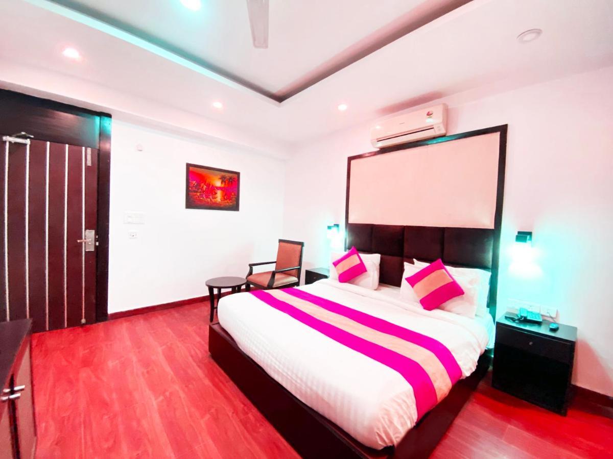 Hotel Gray Saffron - Near Rohini Sector 18, 19 Metro Station