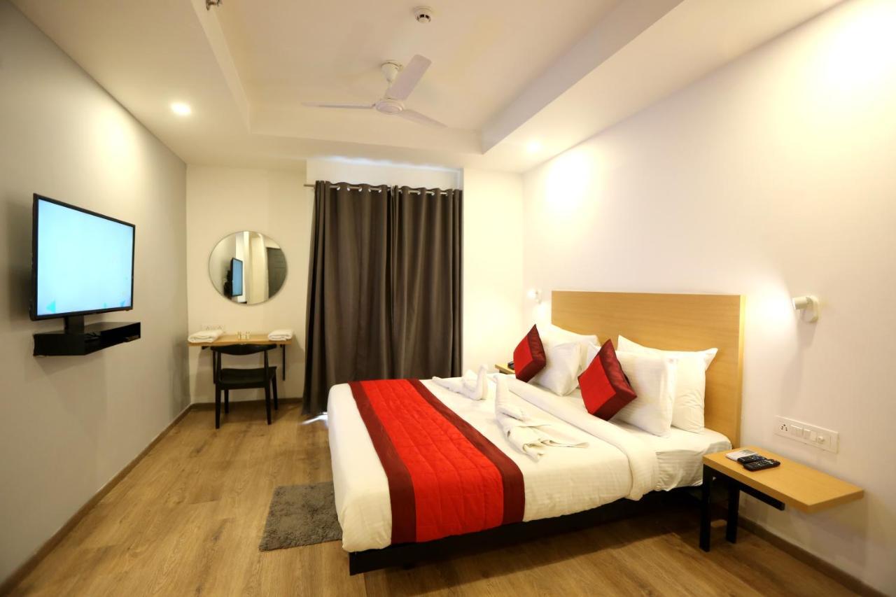 Hotel Gray Saffron - Near Rohini Sector 18, 19 Metro Station