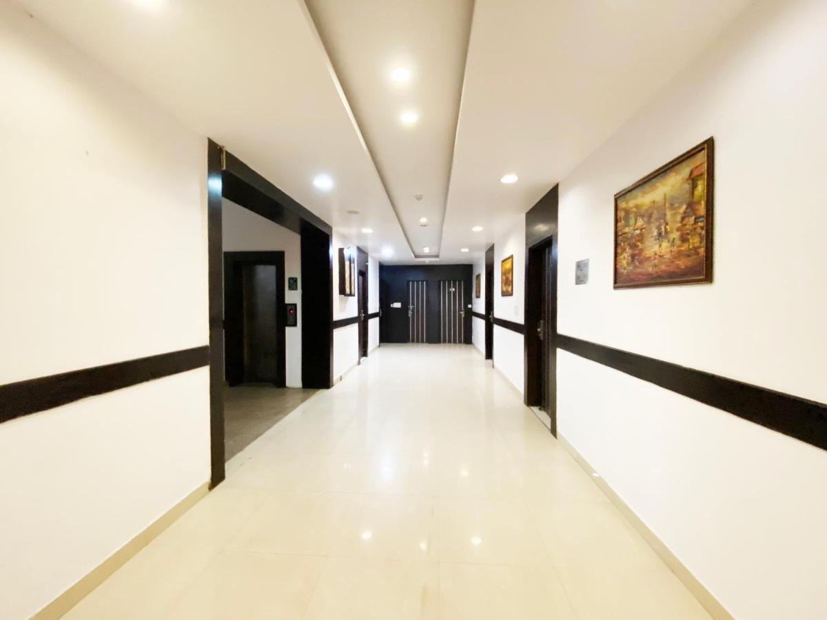 Gray Saffron - Near Rohini Sector 18, 19 Metro Station 3* Nova Deli