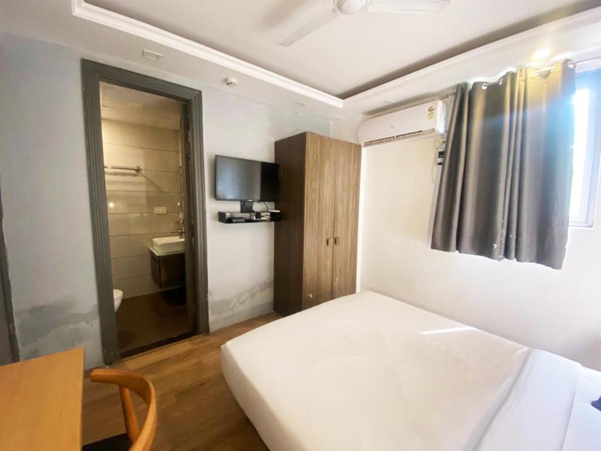 Hotel Gray Saffron - Near Rohini Sector 18, 19 Metro Station