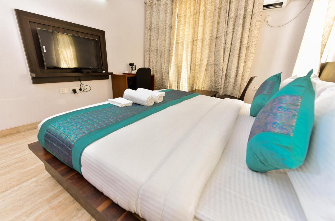 Hotel Gray Saffron - Near Rohini Sector 18, 19 Metro Station 3*