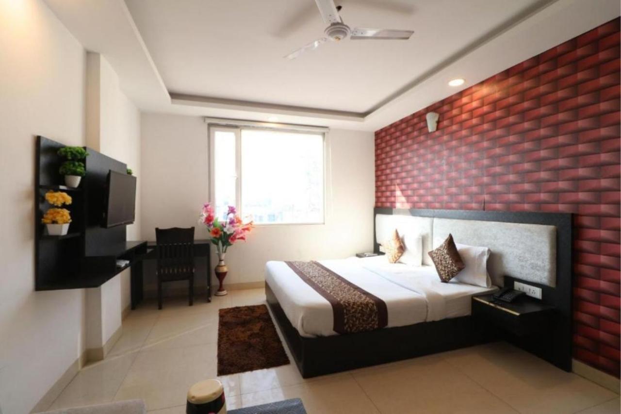 Hotel Grand Olive Near Delhi Airport 4*