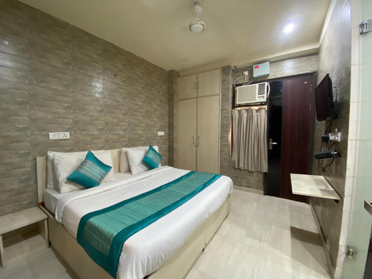 Red Chilly Hotel 3*