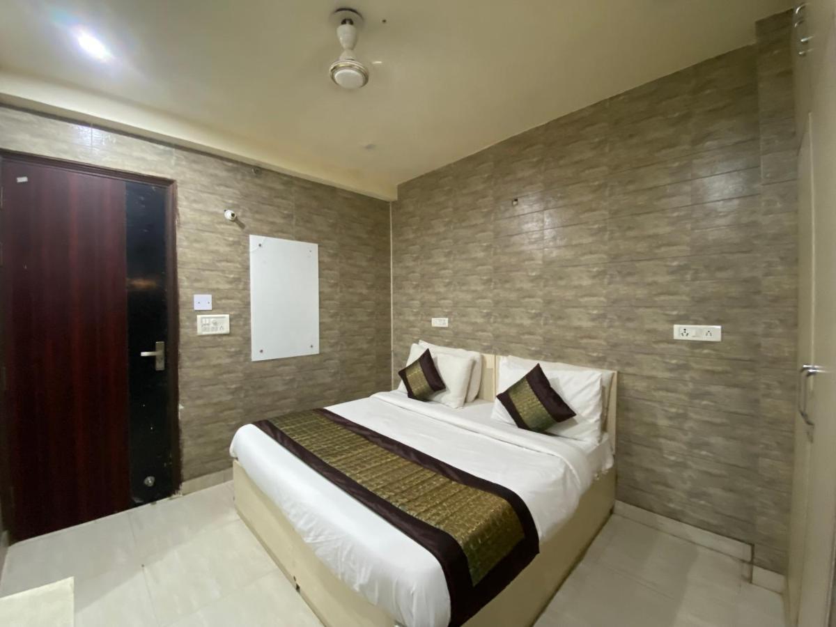 Red Chilly Hotel 3*