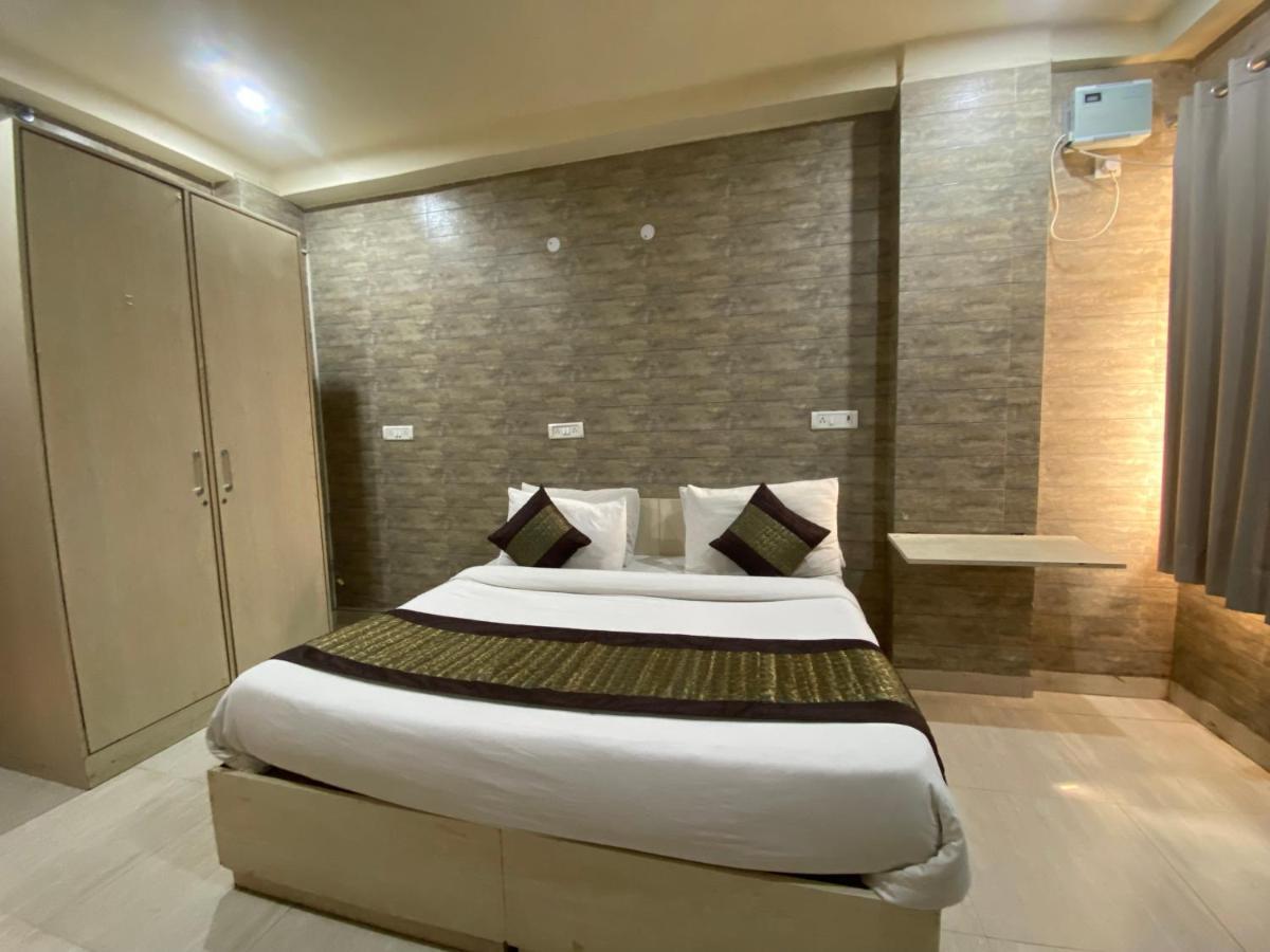 Red Chilly Hotel