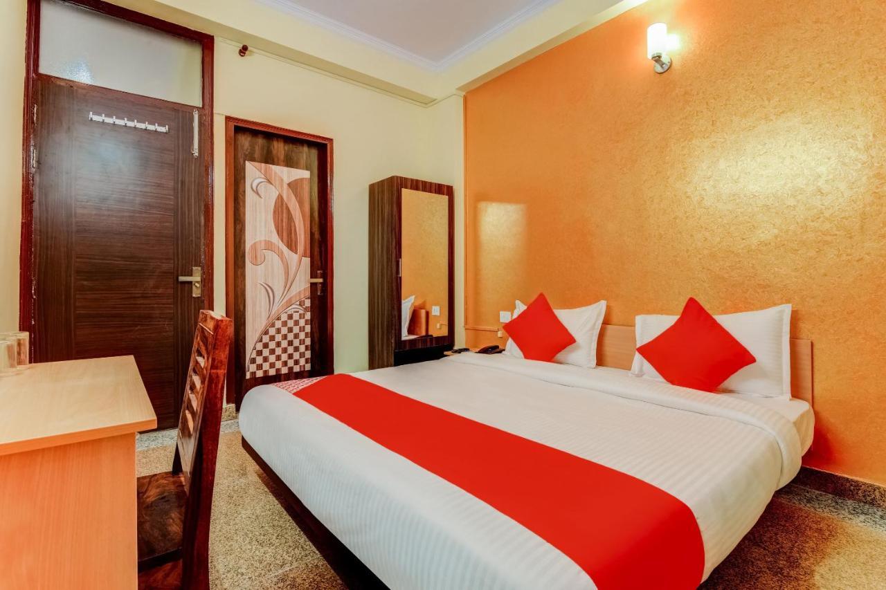 Hotel Oyo Flagship Jhankar Road