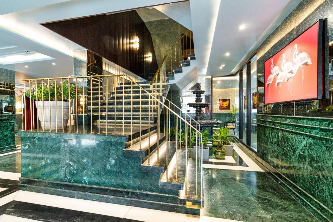 Foxoso Hotel, Delhi Airport