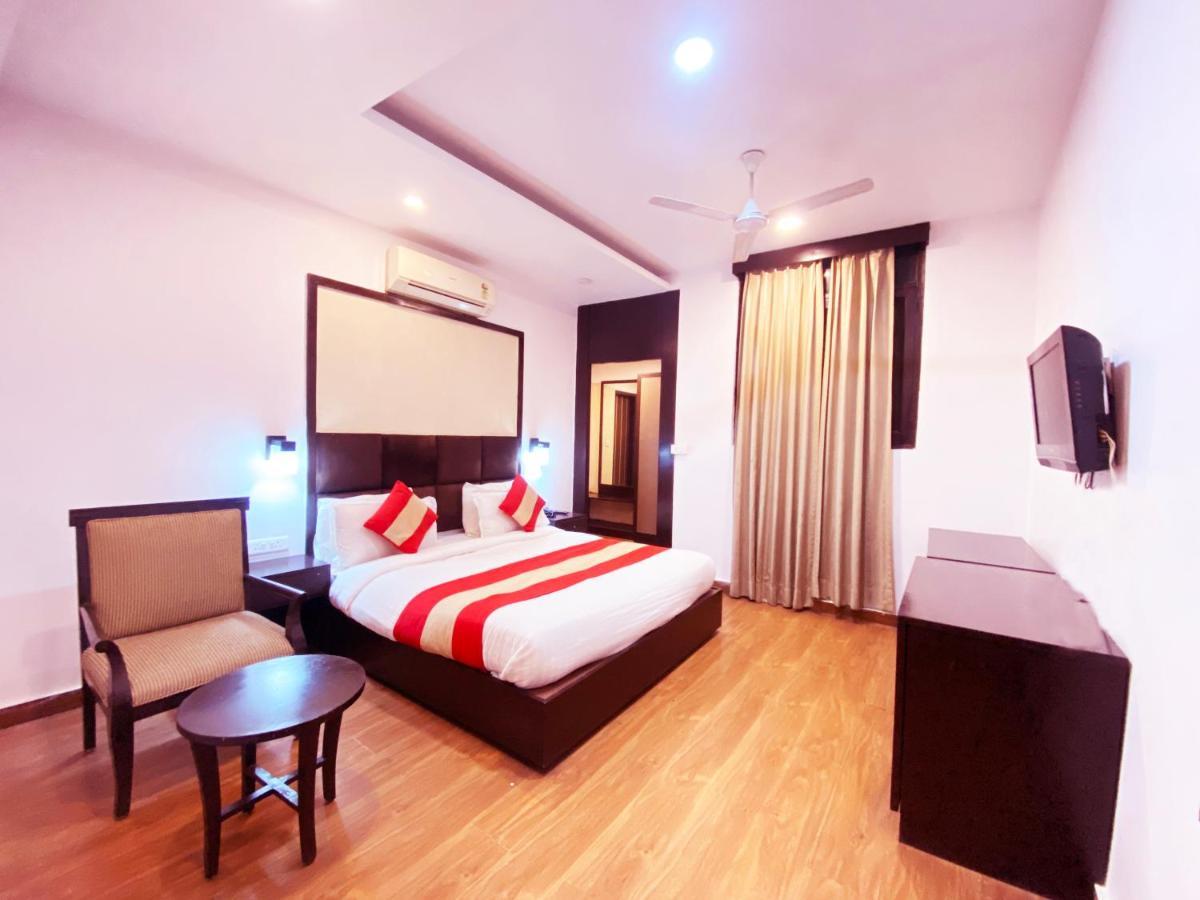 Hotel Admire Gold - Pachim Vihar Delhi