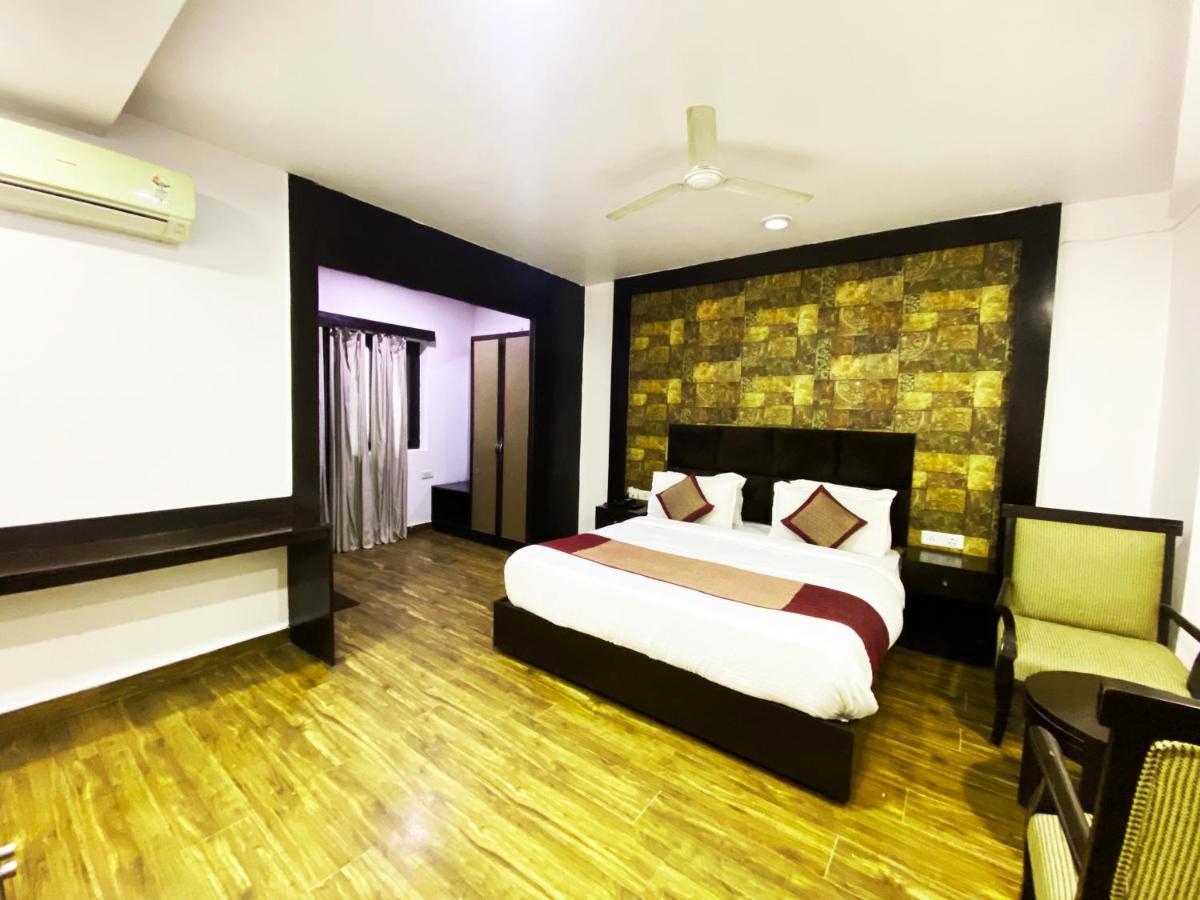 Admire Gold - Pachim Vihar Delhi 3*