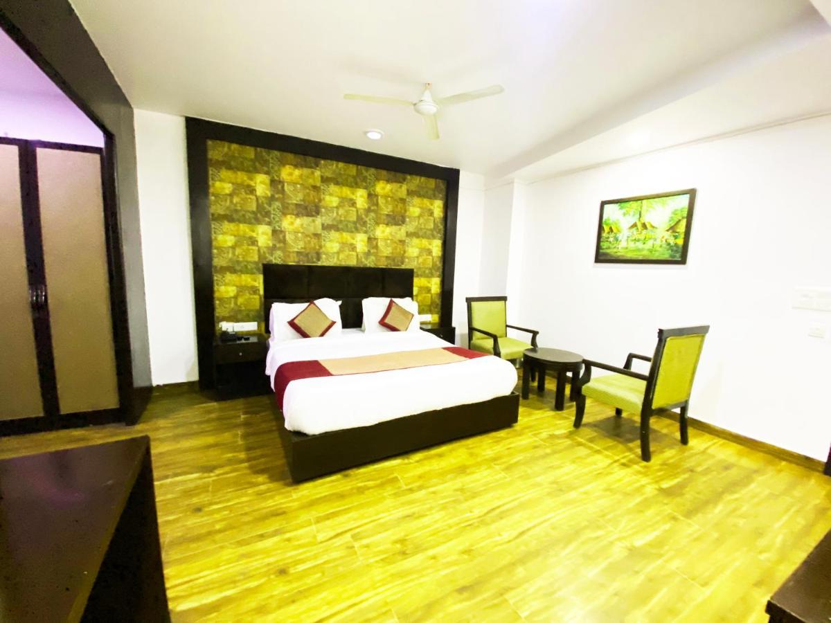 Hotel Admire Gold - Pachim Vihar Delhi 3*