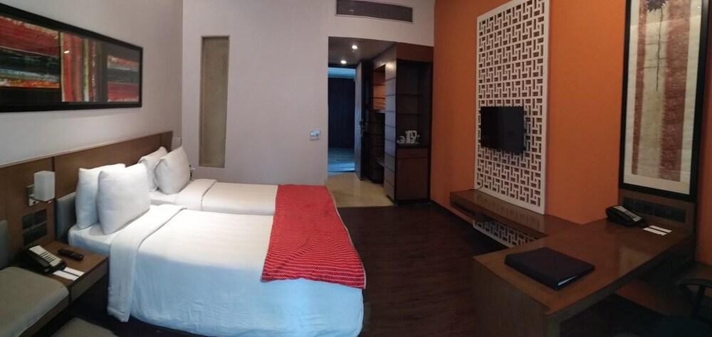 Fortune Park Boulevard Hotel