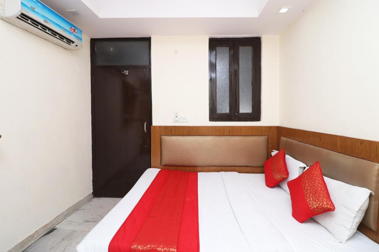 Oyo Flagship 12739 Mahesh Hotel 3*