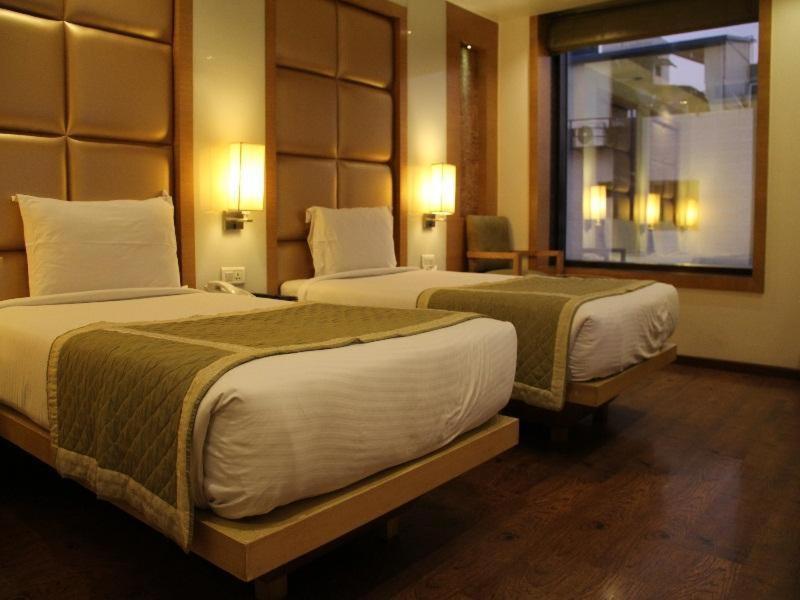 Almondz Hotel New Delhi