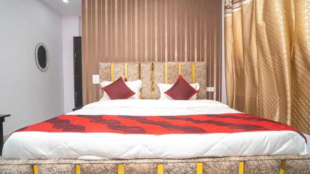 Hotel Gs International Couple Friendly At Delhi University 3* New Delhi