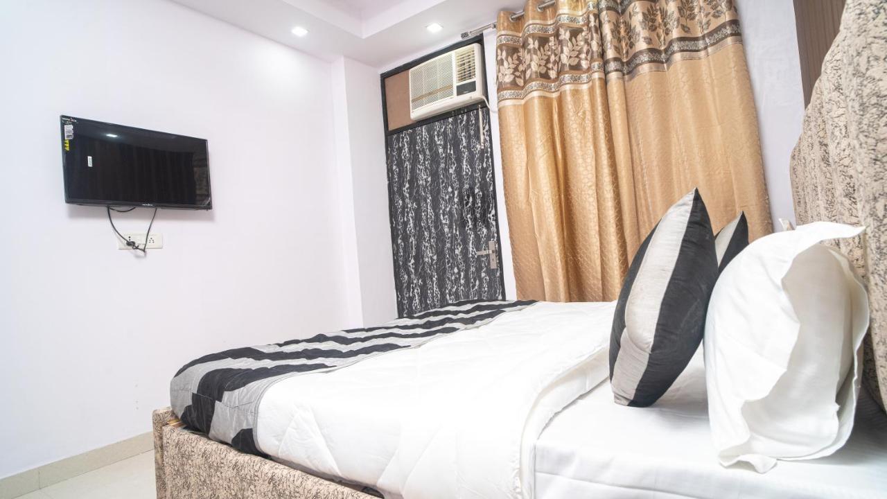 Hotel Gs International Couple Friendly At Delhi University Hotel