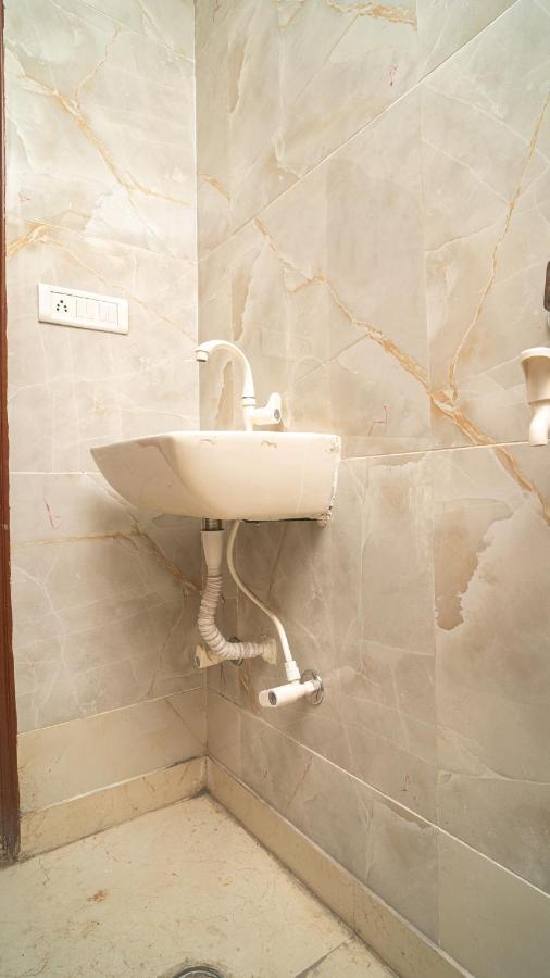 Hotel Gs International Couple Friendly At Delhi University Hotel 3*