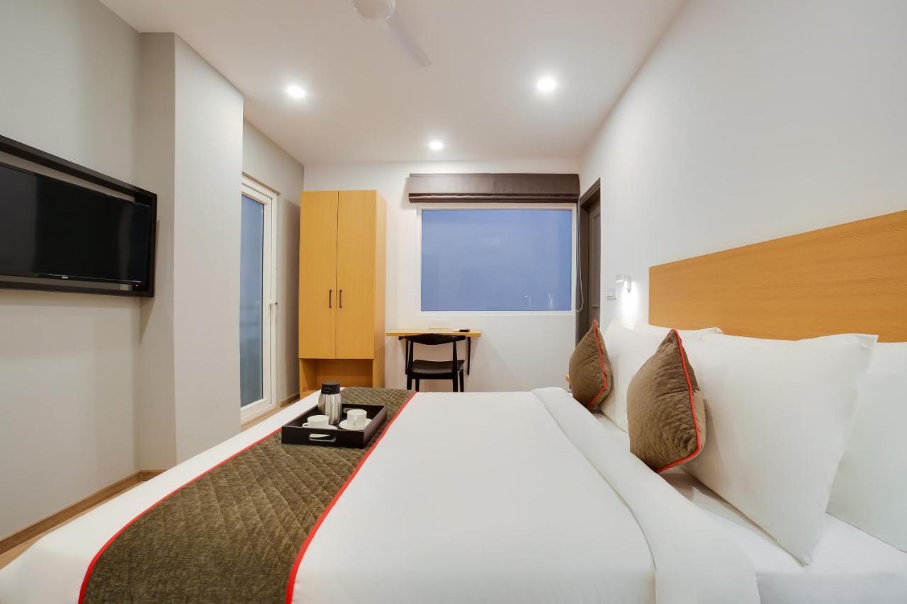 Oyo Townhouse 019 Anand Vihar Hotel 4*