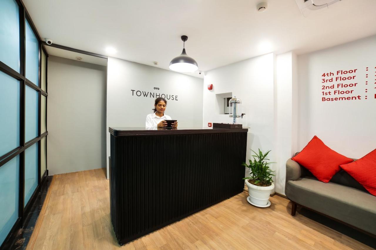 Oyo Townhouse 019 Anand Vihar Hotel