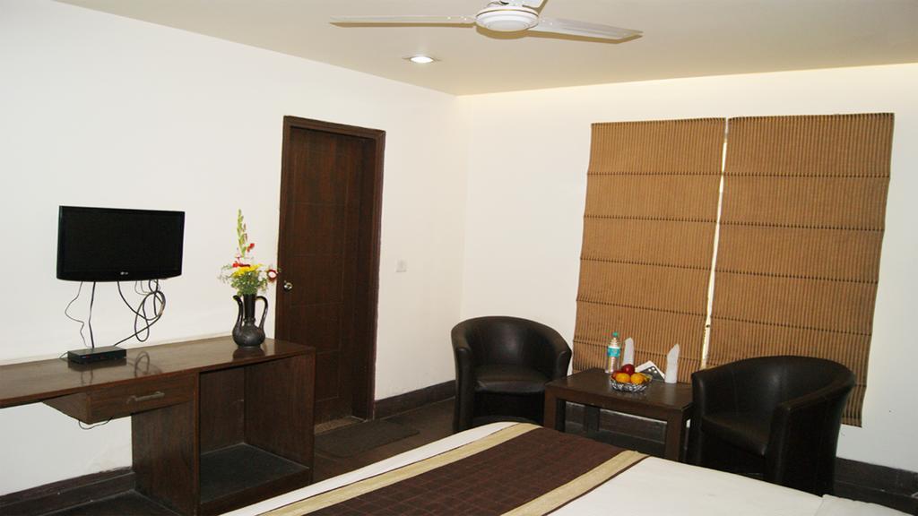 Hotel Airport Daya Capitol 4*