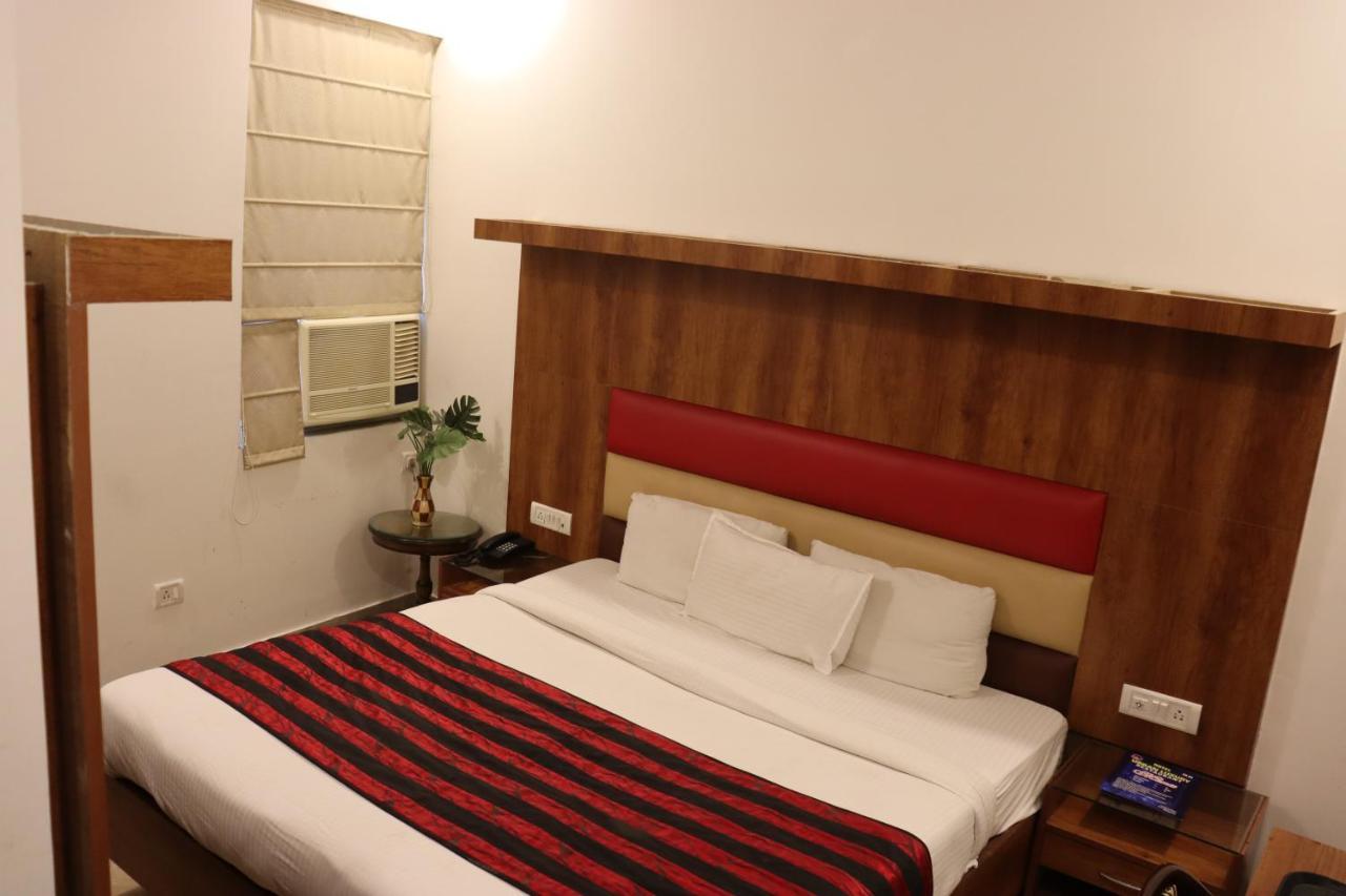 Urban Luxury Hotel