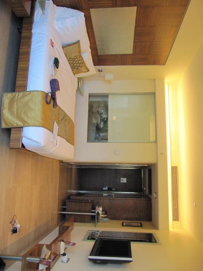 Ivy Plaza Luxury Hotel 3*