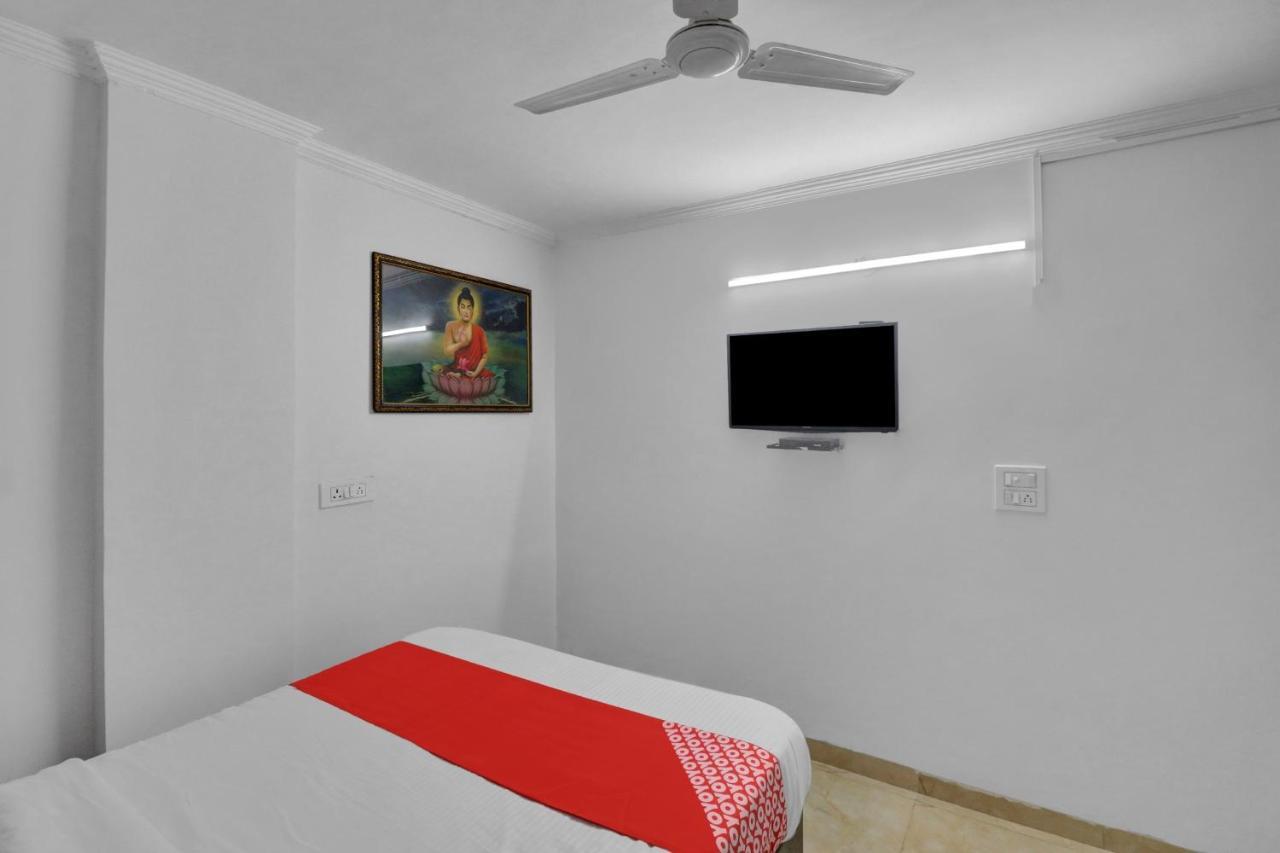 Flagship Comodo Near The Chanakya New Delhi