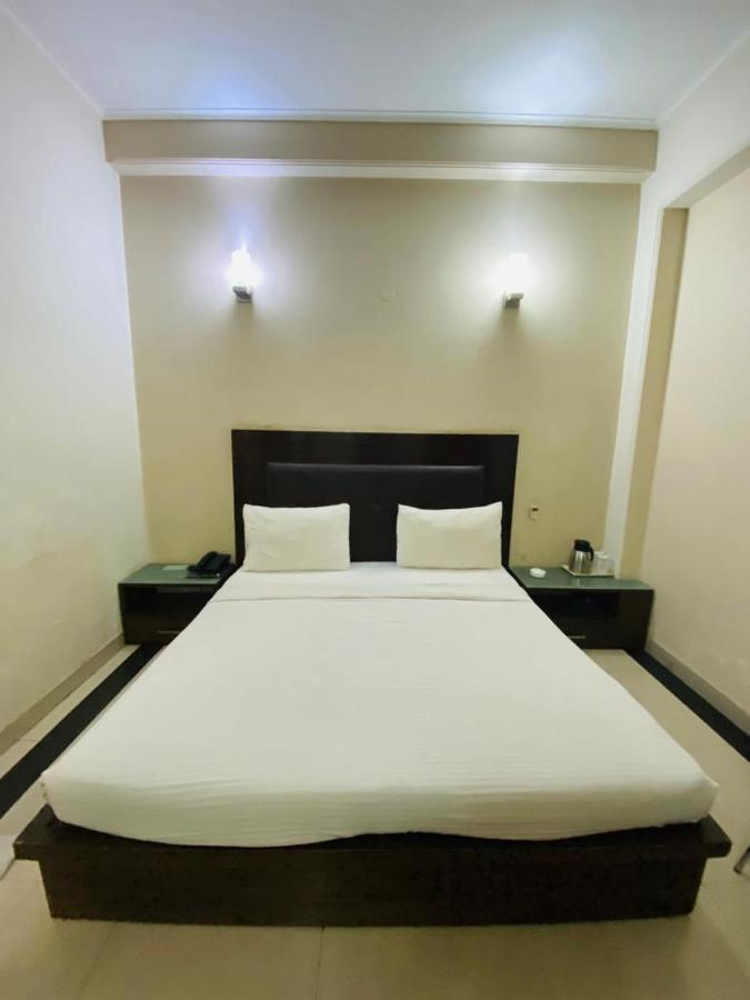Hotel Lloyd Residency Nehru Place New Delhi