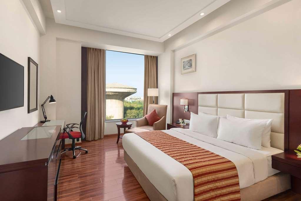 Ramada By Wyndham New Pitampura 3*