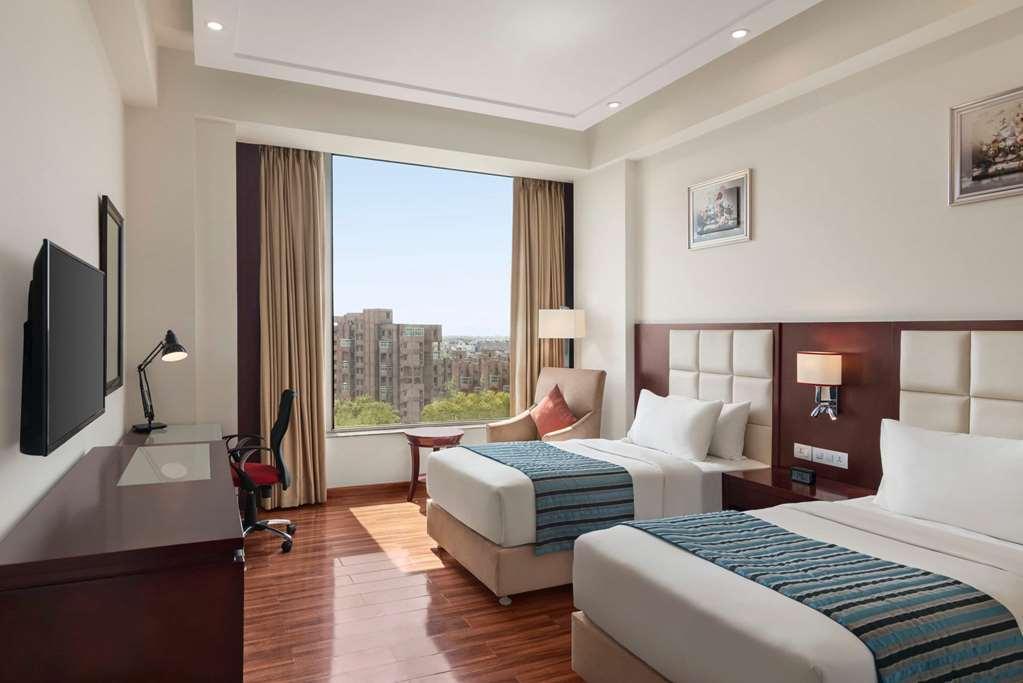 Ramada By Wyndham New Pitampura 3*