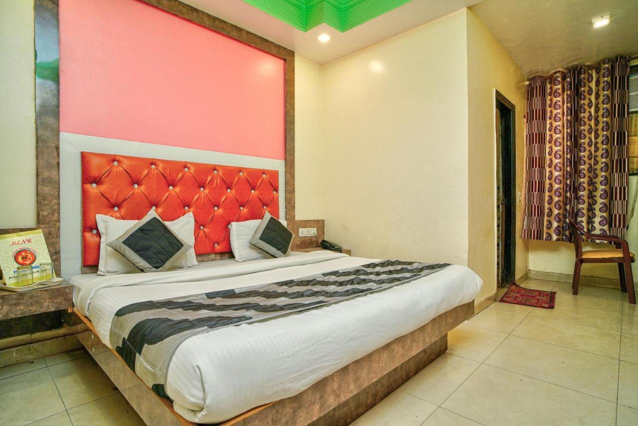 Hotel Revels Plum At Railway Station