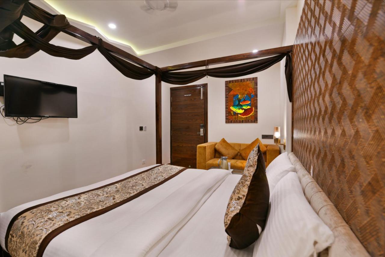 Blue Pearl - Free Airport Pick Up New Delhi