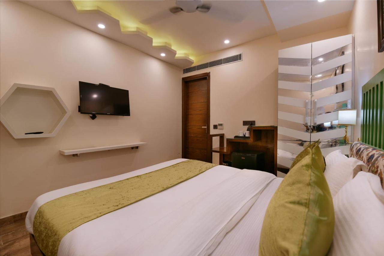 Blue Pearl - Free Airport Pick Up Hotel New Delhi