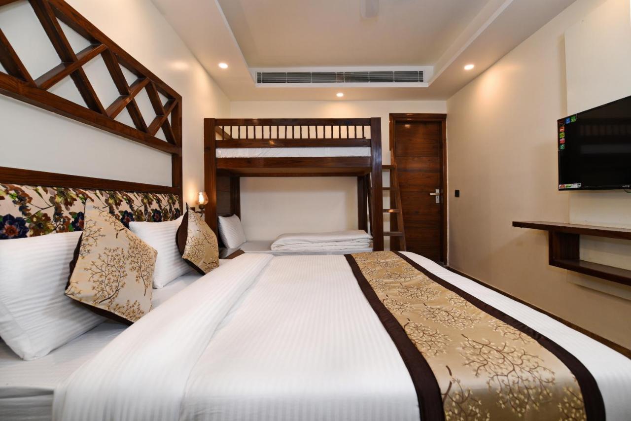Hotel Blue Pearl - Free Airport Pick Up New Delhi
