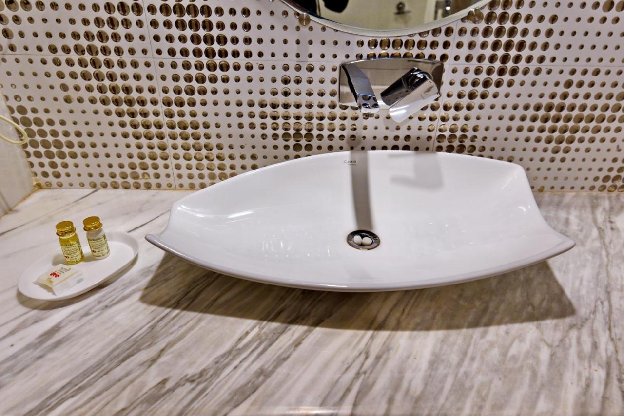 Blue Pearl - Free Airport Pick Up Hotel New Delhi