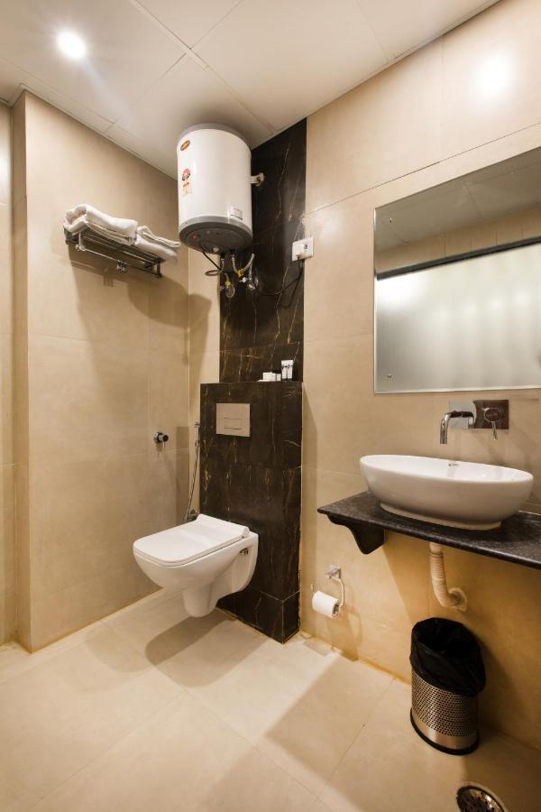 Hotel White & Blue New Delhi