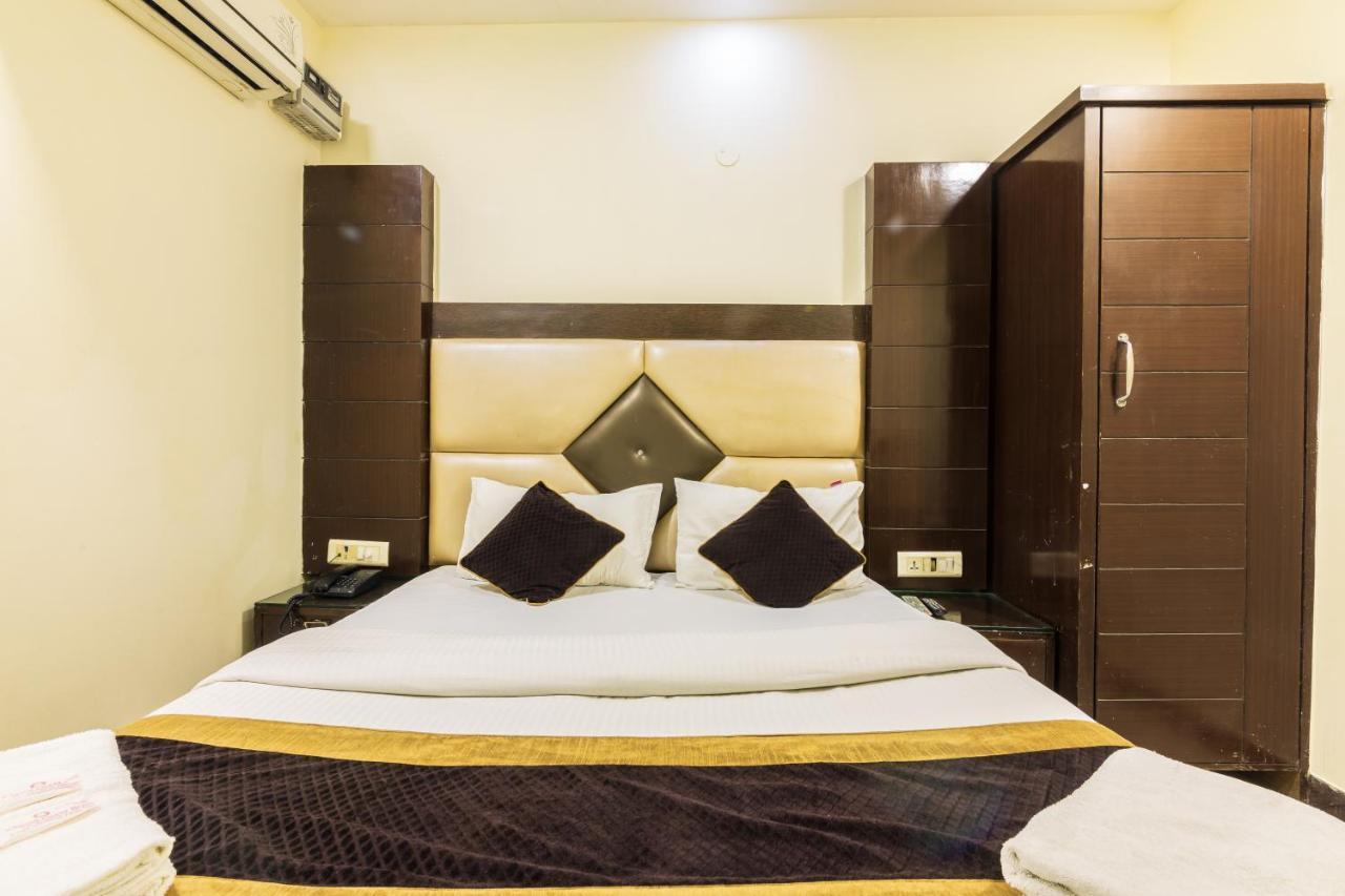 Hotel Grand Shyam- In Front Of New Delhi Railway Station-Couple Friendly New Delhi