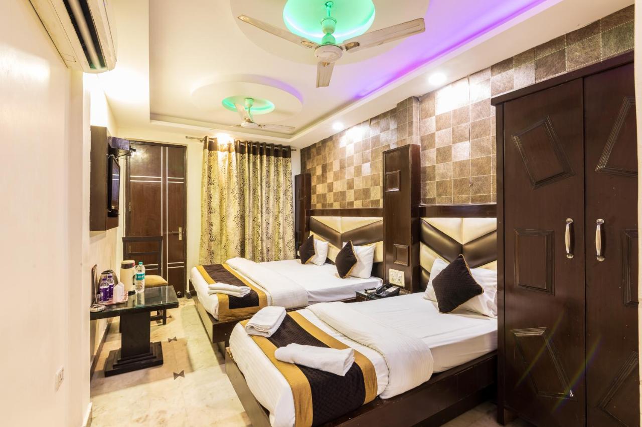 Hotel Grand Shyam- In Front Of New Delhi Railway Station-Couple Friendly New Delhi