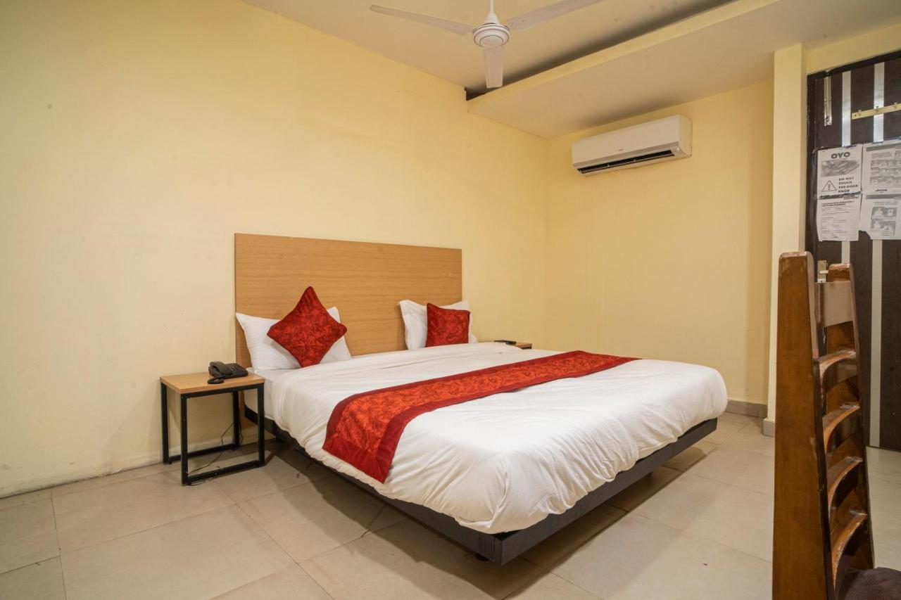 Hotel Red Coral By F9 New Delhi