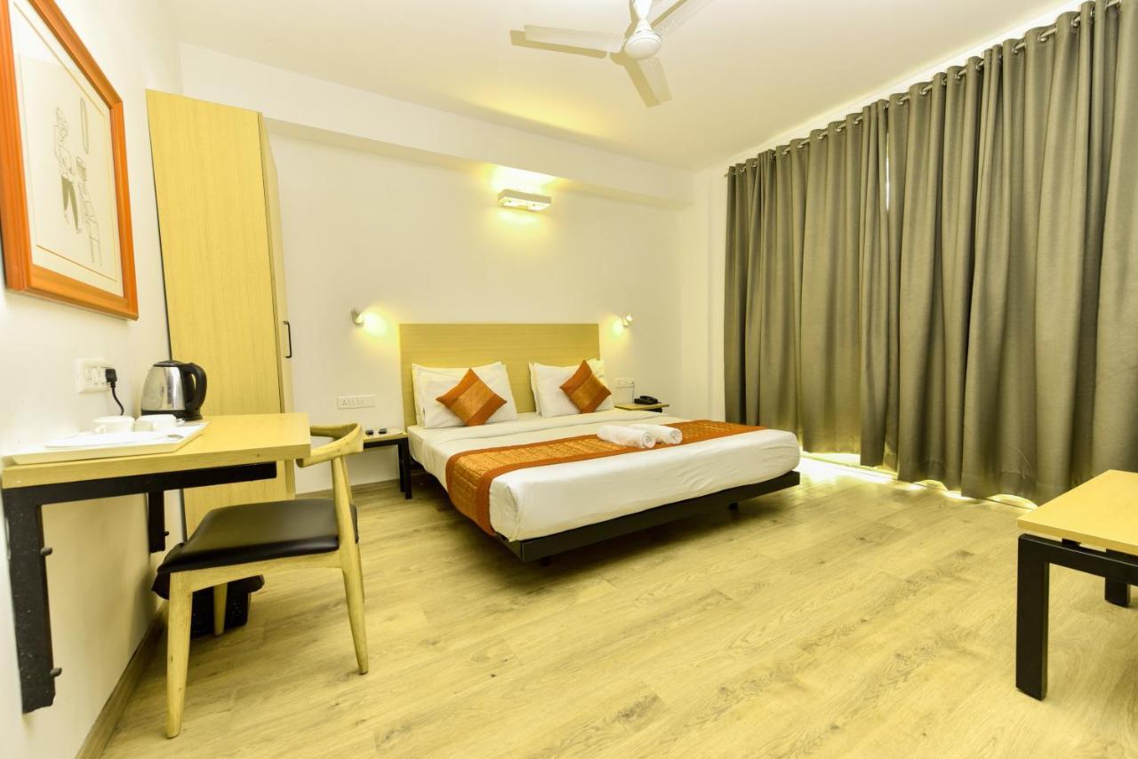 Hotel Sai Crystal Near Railway Station