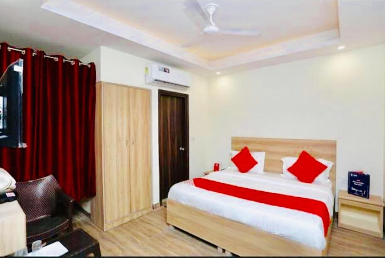 Golden Bliss At Airport Guest house New Delhi