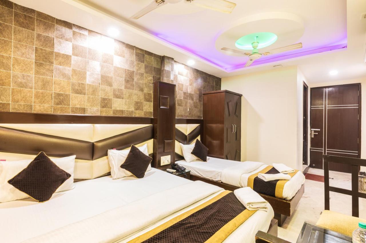 Hotel Grand Shyam- In Front Of New Delhi Railway Station-Couple Friendly 2*