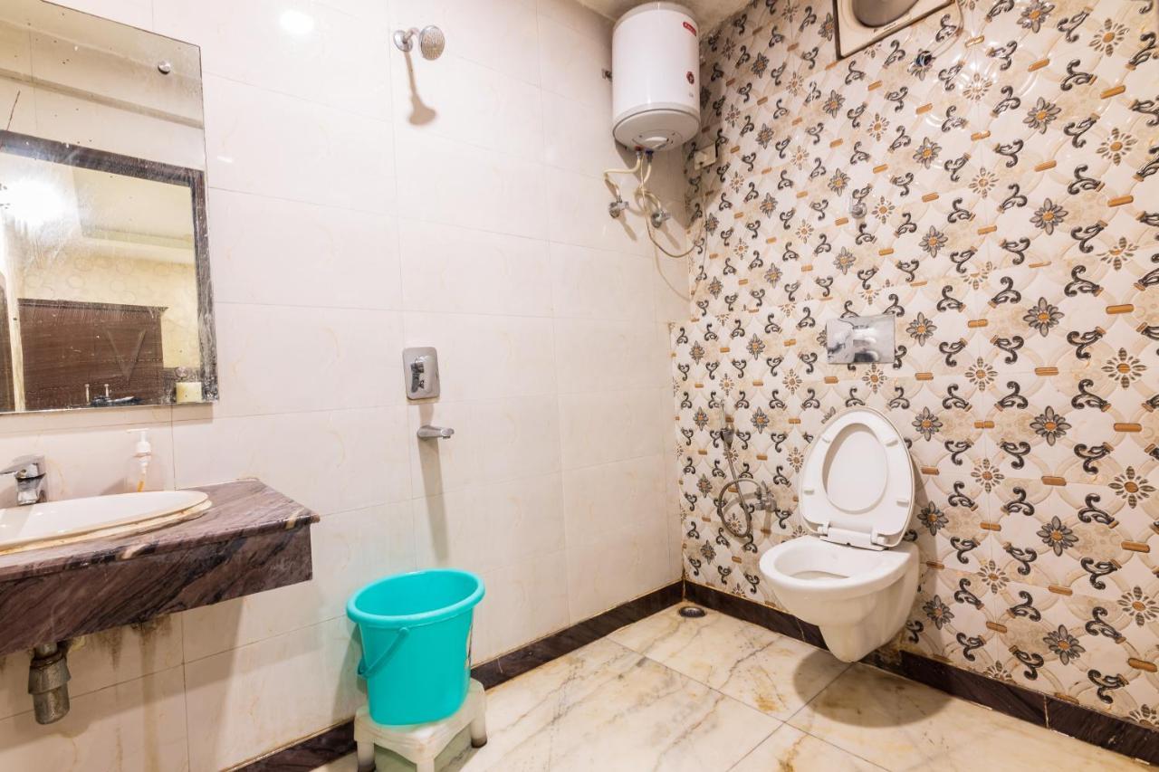 Hotel Grand Shyam- In Front Of New Delhi Railway Station-Couple Friendly 2* New Delhi