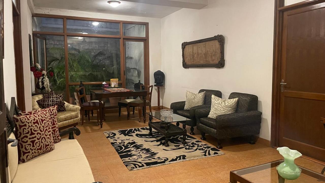 The Stay Inn New Delhi Acomodação com café da manhã  Nova Deli