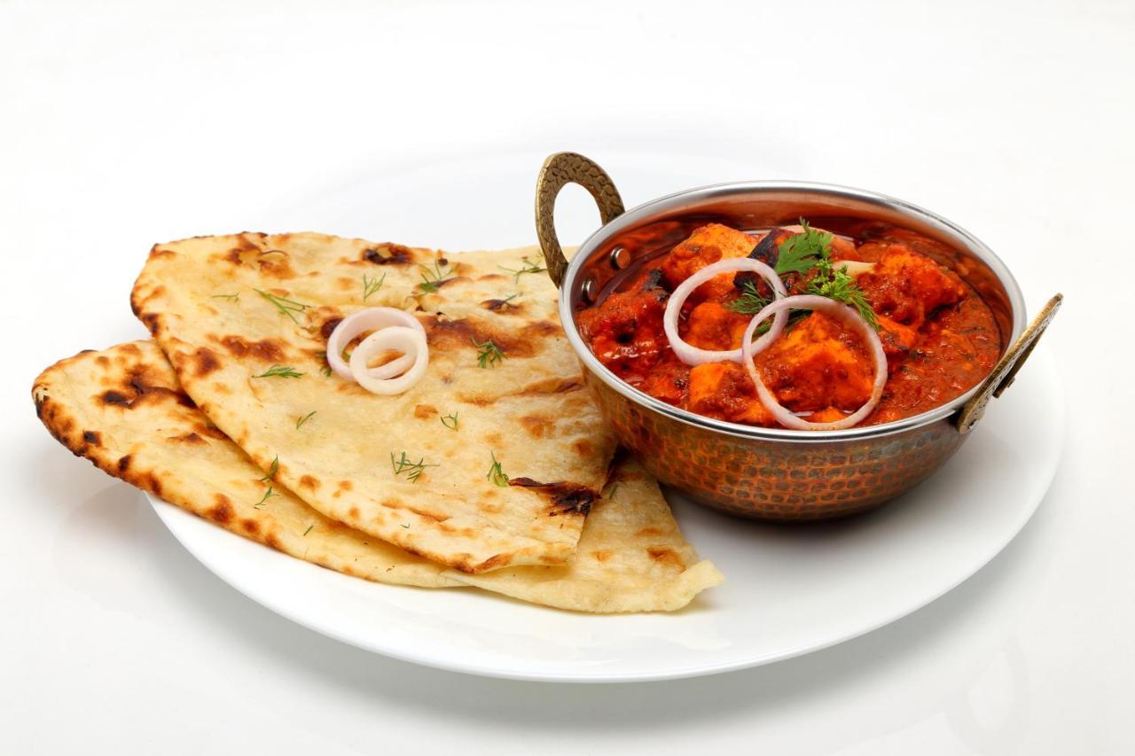 Oyo 81168 Collection O Dwarka Mor 4* New Delhi