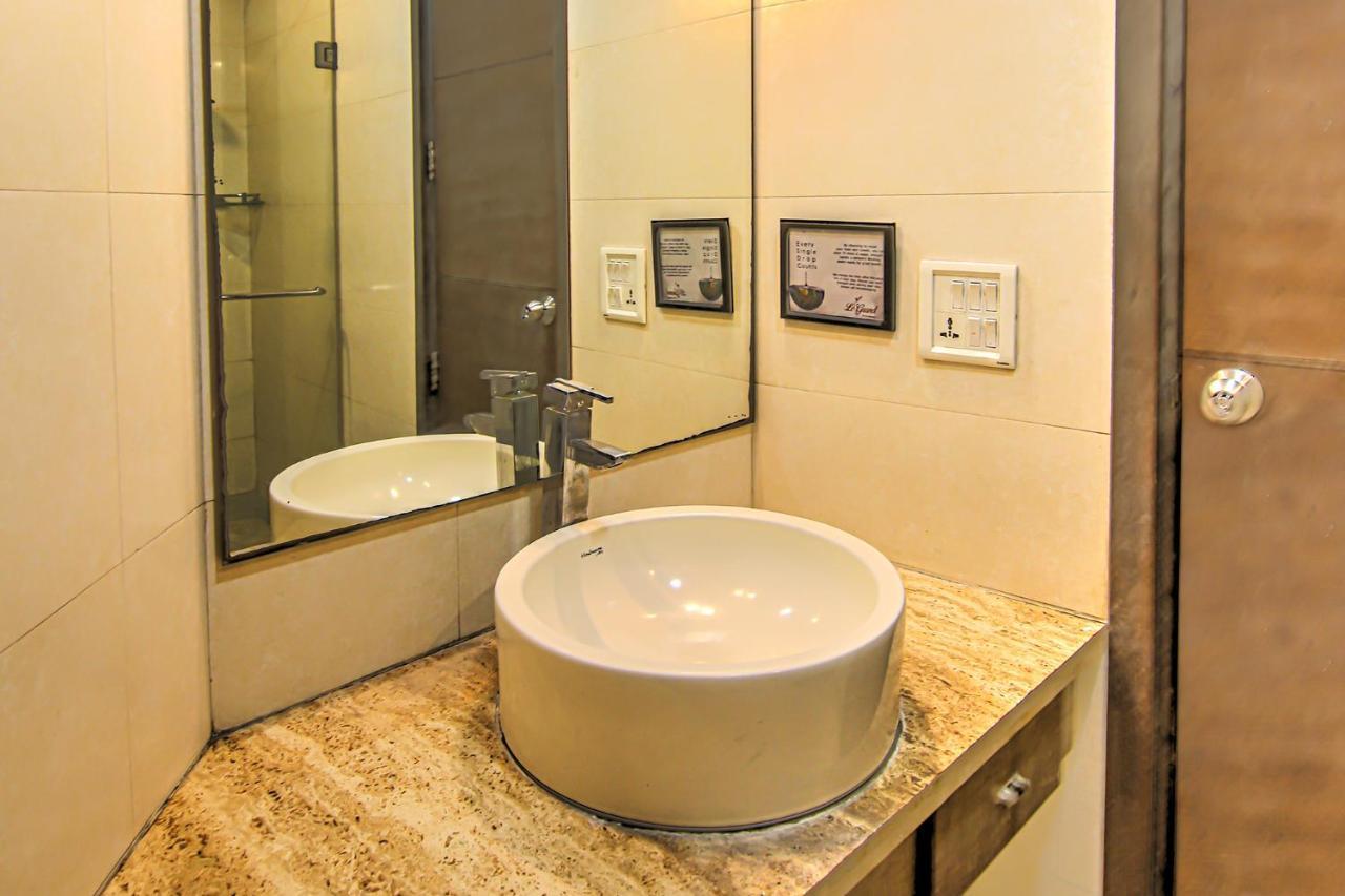 Hotel Fabexpress Le Grand New Delhi