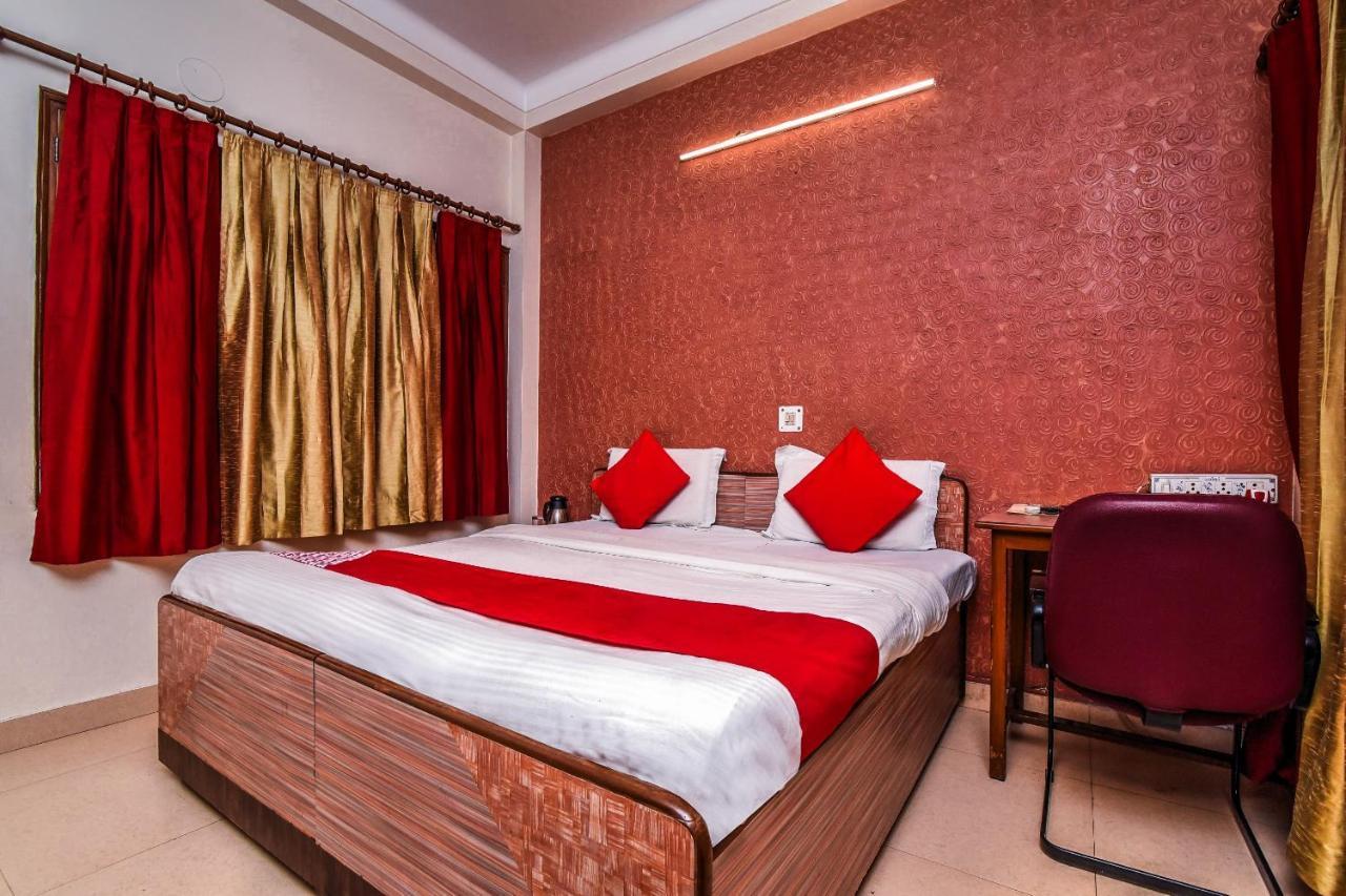 Oyo 2357 The Excellency 3* New Delhi
