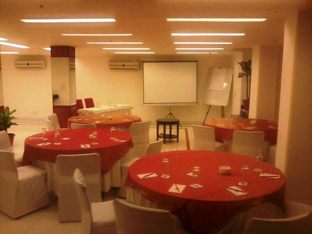 Hotel Clarks Kailash Colony