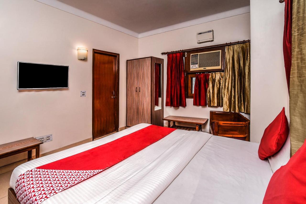 Oyo 2357 The Excellency Hotel