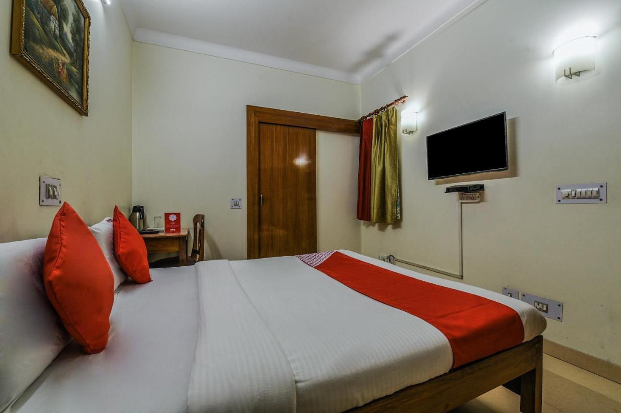 Hotel Oyo 2357 The Excellency New Delhi